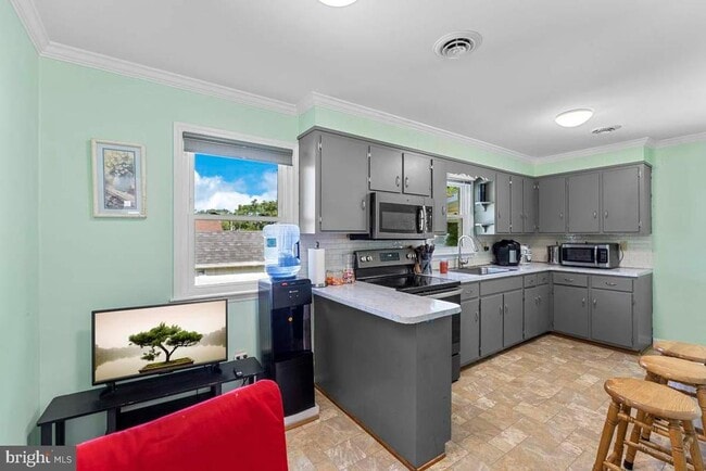 Building Photo - 54 W Henrietta St