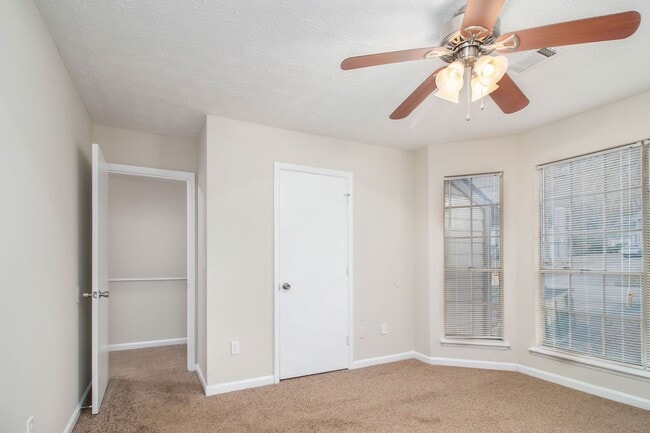 Building Photo - 3 bdrm, 2.5 bath in Stonecrest