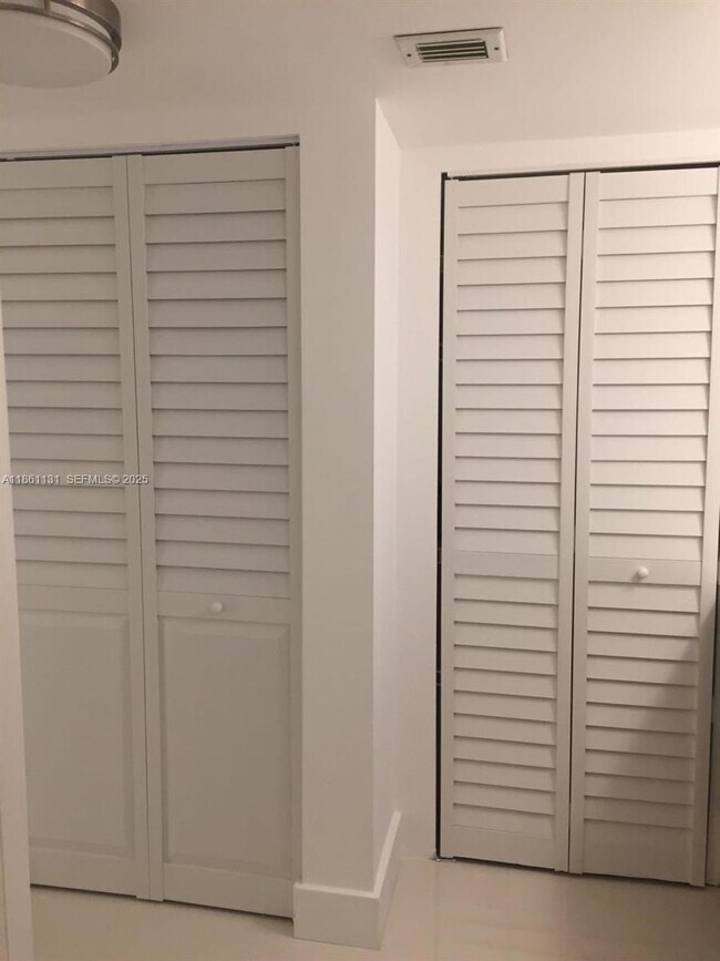 Building Photo - 210 174th St