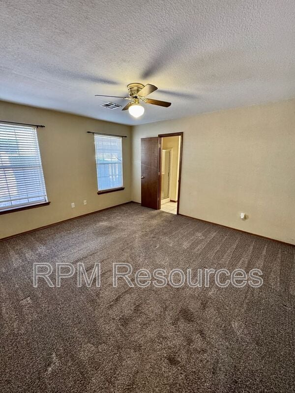 Building Photo - 2129 Harbor Dr