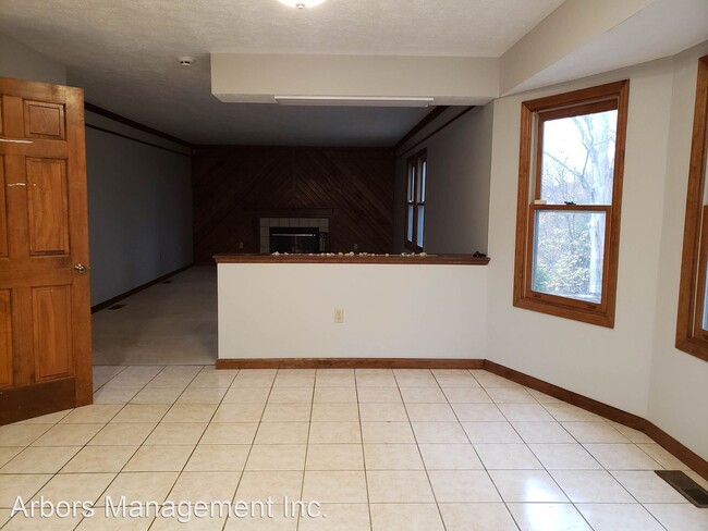 Building Photo - 3 br, 3.5 bath House - 152 WOODBINE DR