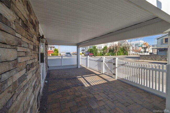 Building Photo - 105 Arizona Ave