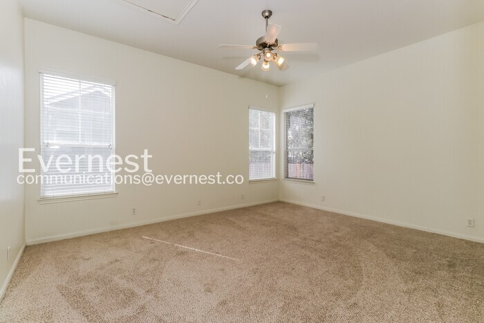 Building Photo - 709 W 35th St