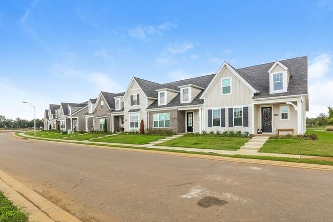 Building Photo - 2512 Elmcroft Ave