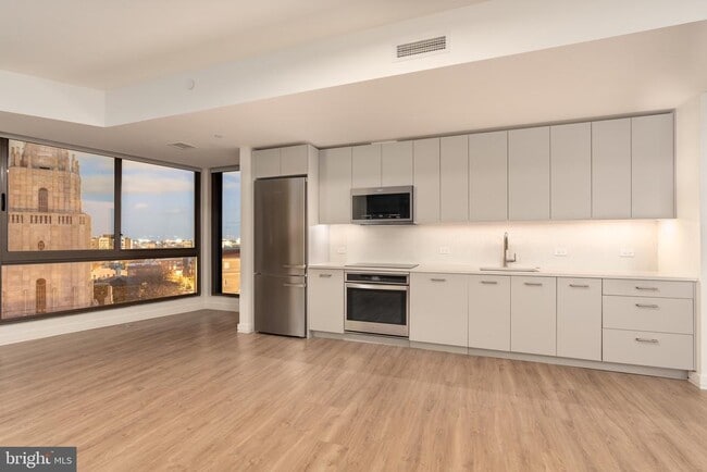 Building Photo - 1630 Columbia Rd NW