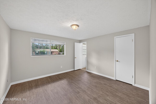 Building Photo - 4177 Timberlake Dr E