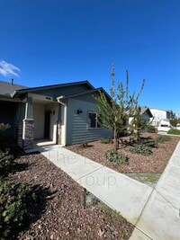 Building Photo - 510 S Summit St