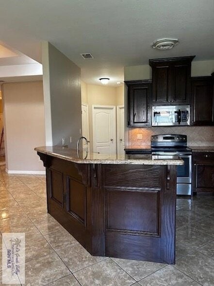 Building Photo - 6654 Pino Azul Dr