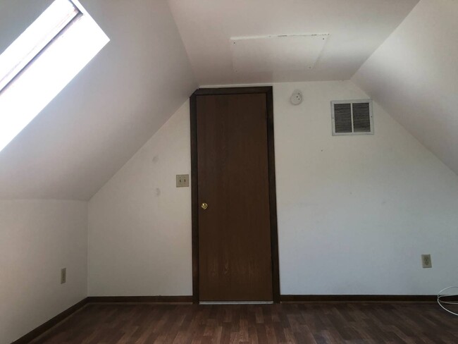 Building Photo - 23 Sacandaga Rd