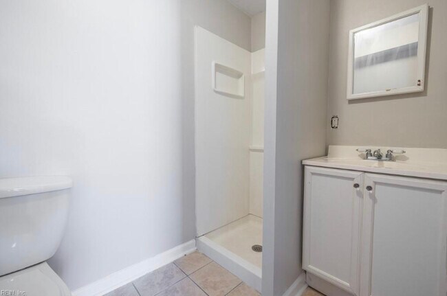 Building Photo - 214 Lucile Ave