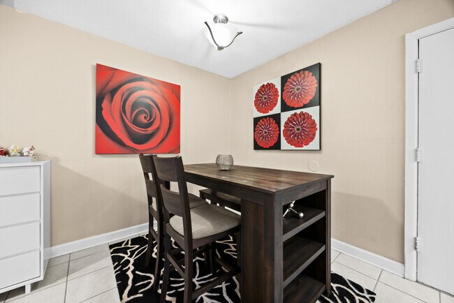 Building Photo - 1700 SW 16th Ct