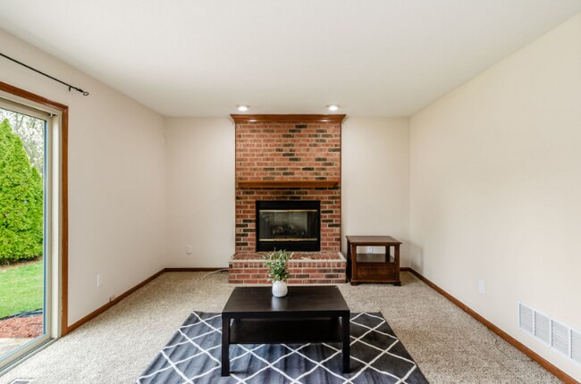 Building Photo - 8370 Payson Dr