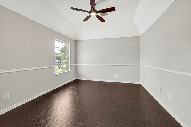 Building Photo - 14450 Eastern Redbud Ln