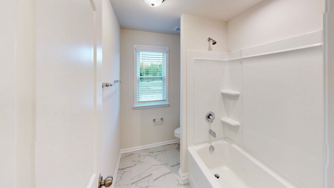 Building Photo - 1246 Ainslie Pl Rd