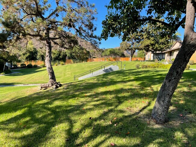 Building Photo - 8299 Echo Dell Rd