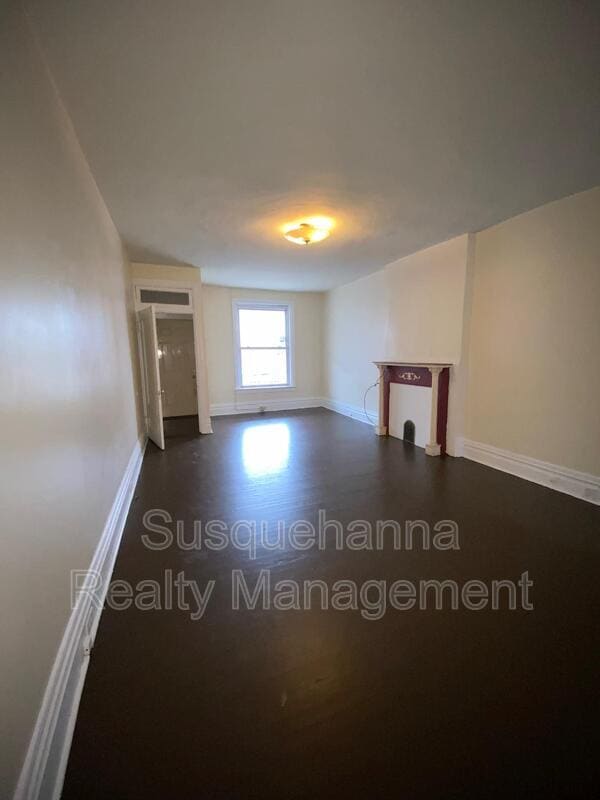 Building Photo - 337 S 15th St