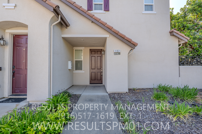 Building Photo - Spacious and Beautiful Folsom 4 Bedroom To...