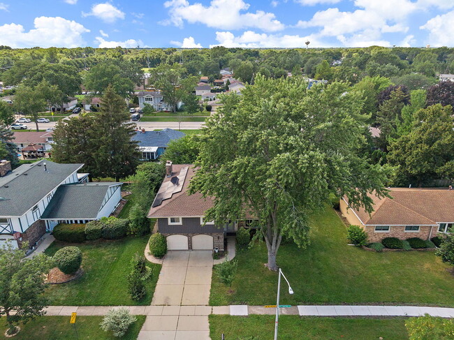 Building Photo - 1126 Tiverton Ct