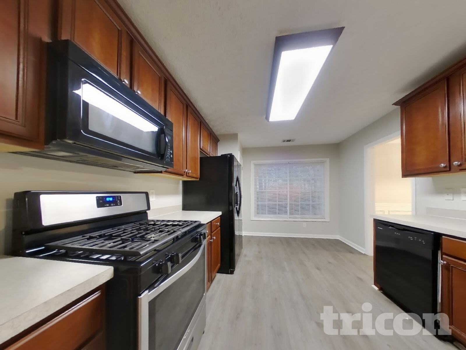 Building Photo - 300 Stone Valley Xin