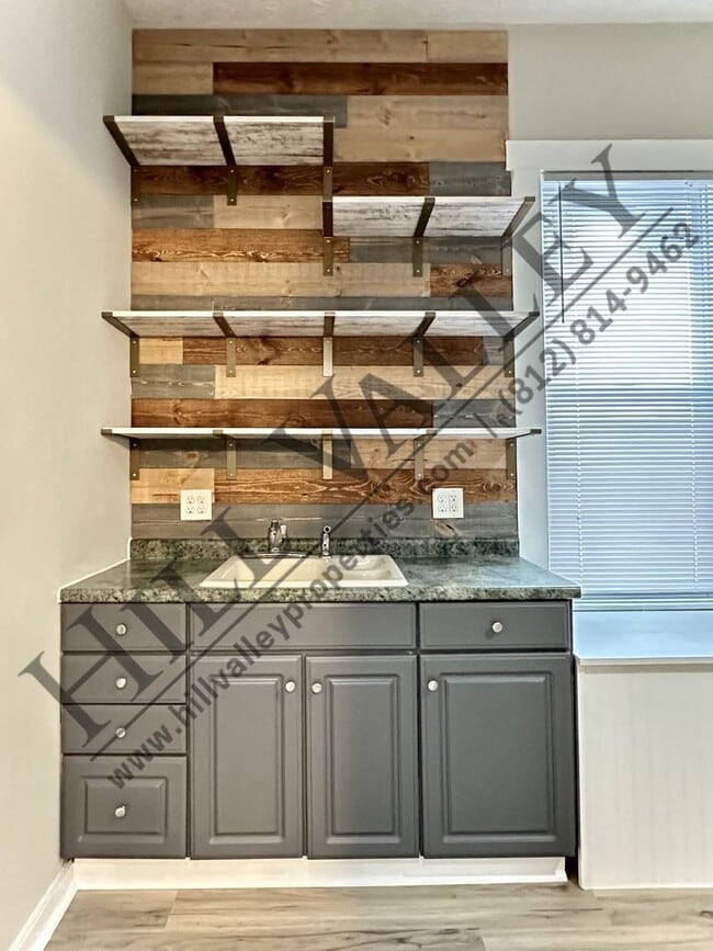 Building Photo - Two Bedroom Home