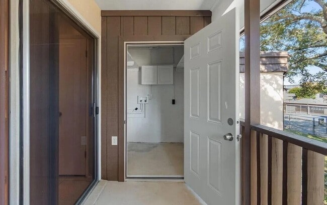 Building Photo - 408 Marshall Ct