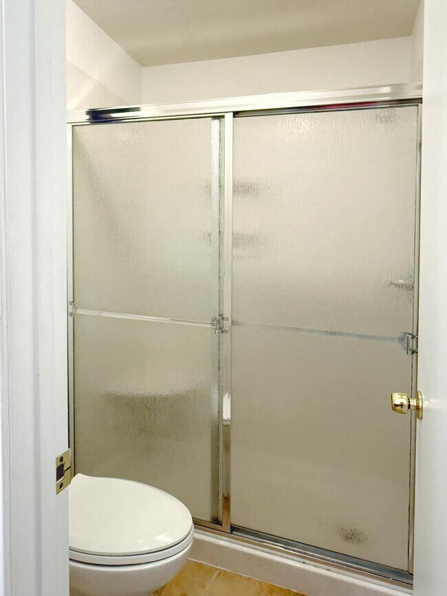 Building Photo - 606 Bayou Ln