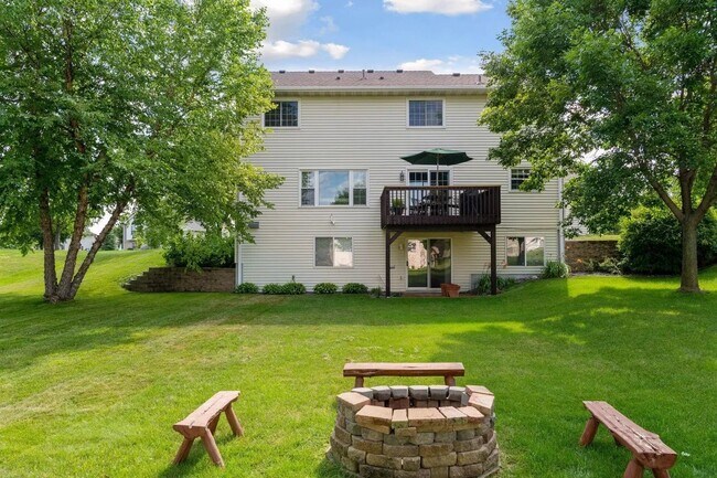 Building Photo - 13785 Hill Pl Dr