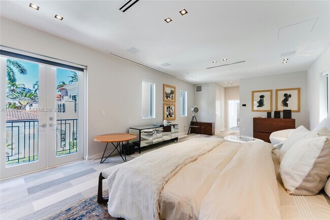 Building Photo - 3916 Island Estates Dr