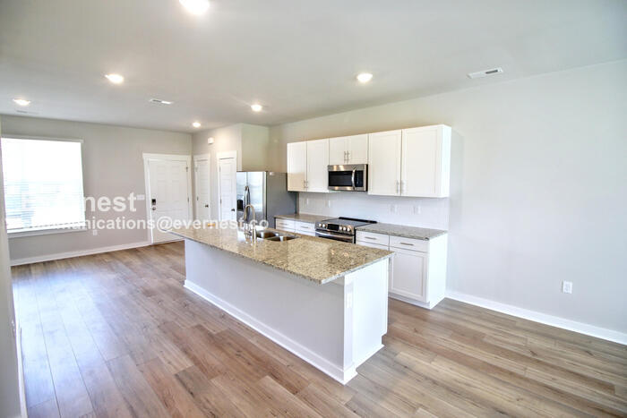 Building Photo - 1731 Frodo Wy