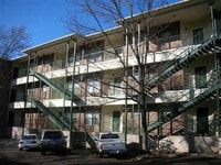 Building Photo - 2100 San Gabriel St