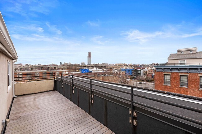 Primary Photo - 187 Wayne St