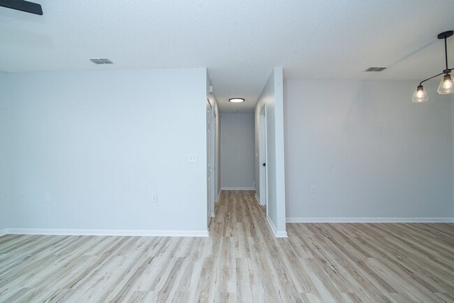 Building Photo - 1101 Scheidel Ct