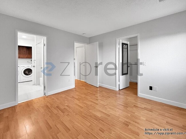 Building Photo - 320 Barbara Ln