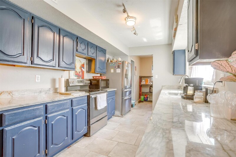 Building Photo - 3200 Woodlark Dr