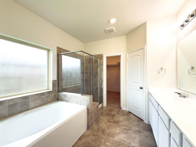 Building Photo - 20206 Heather Haven Dr
