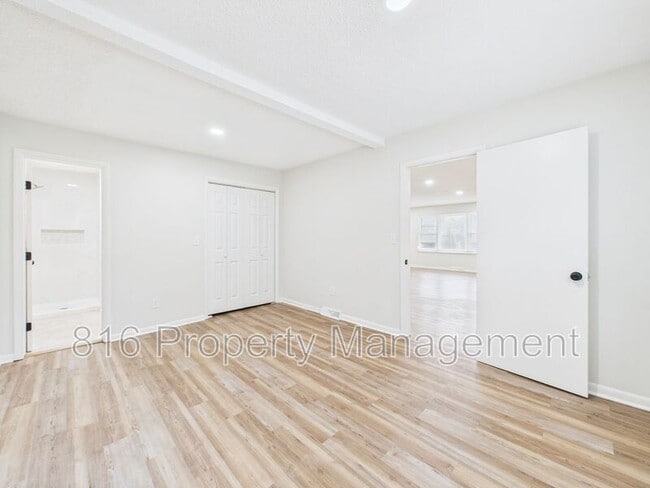 Building Photo - 8215 Ruskin Way