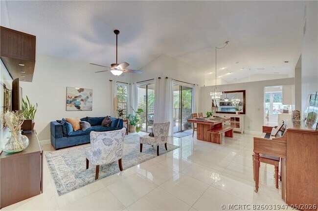 Building Photo - 8171 Hampton Wood Dr