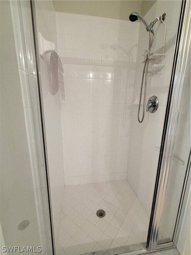 Building Photo - 3555 Laurel Greens Ln N