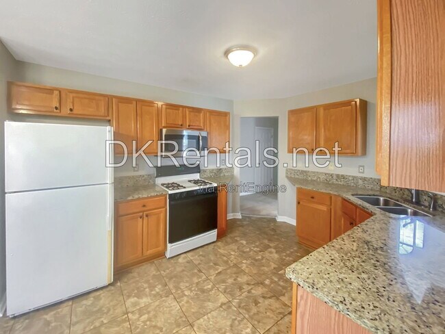 Building Photo - 2743 Lake Park Ridge W