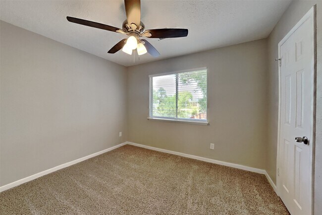 Building Photo - 14118 Barkerview Ct