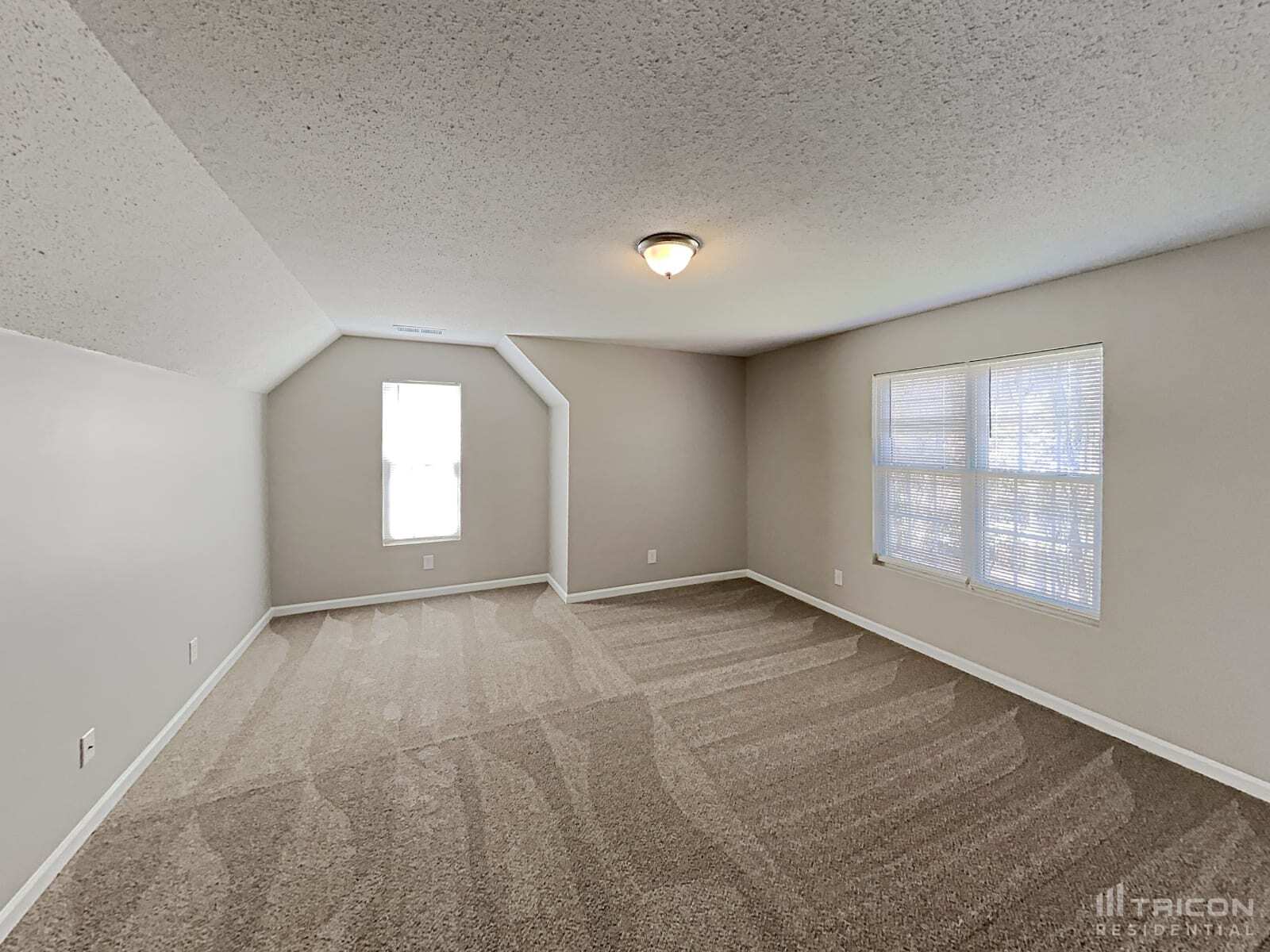 Building Photo - 1017 Woodland Pointe Dr