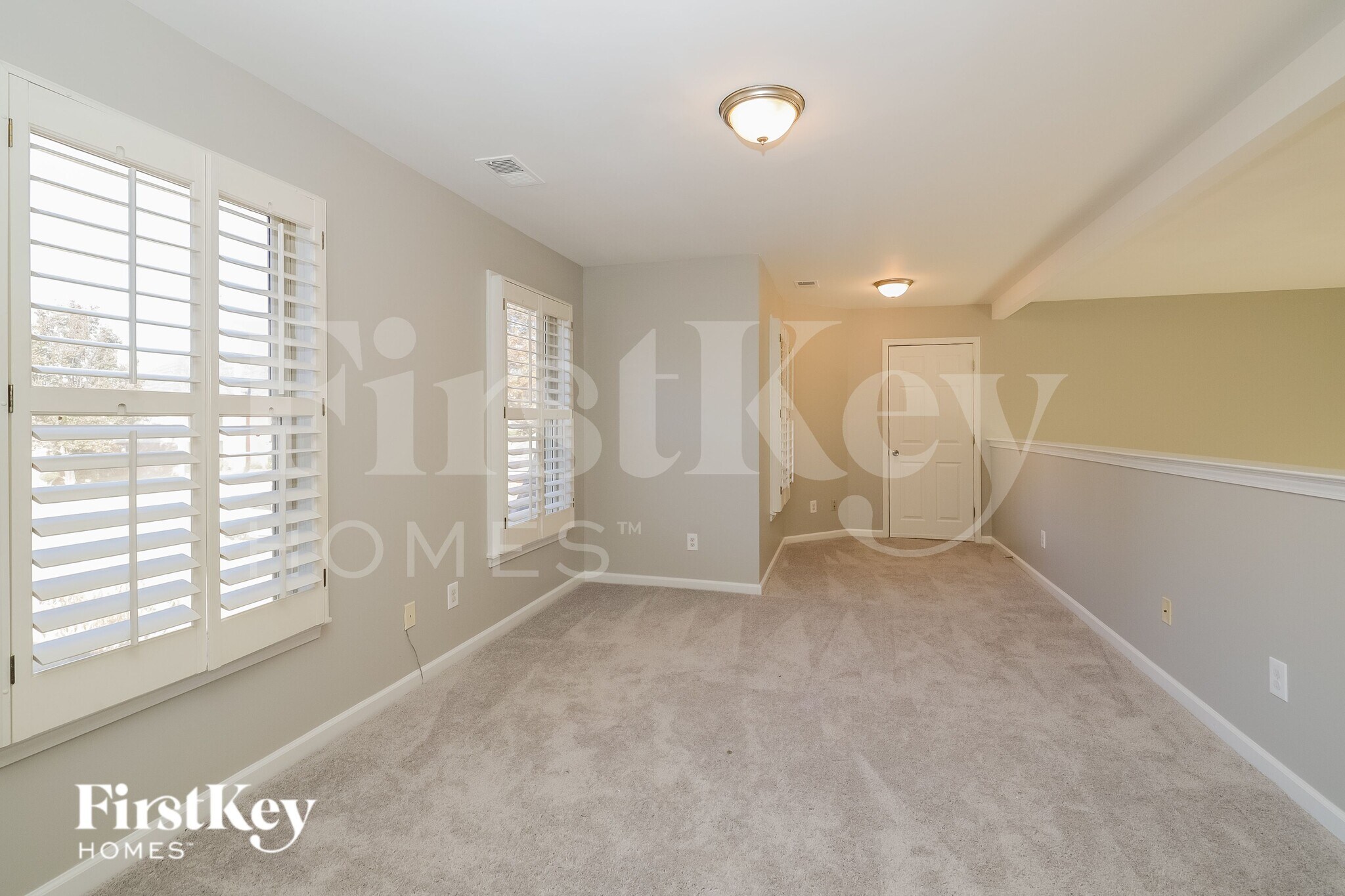 Building Photo - 8995 Country Leaf Cove