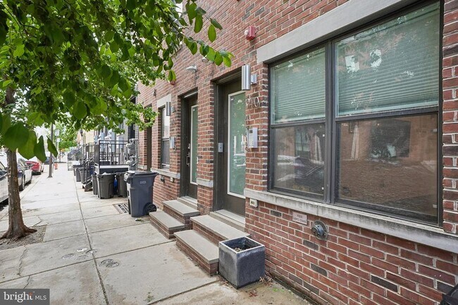 Building Photo - 970 N Marshall St