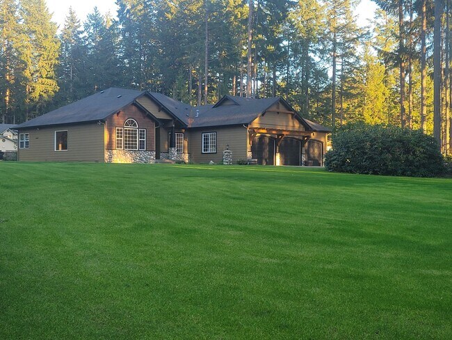 Building Photo - Beautiful Home on Gated Property