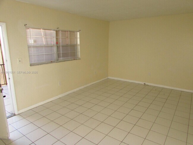 Building Photo - 5100 SW 41st St