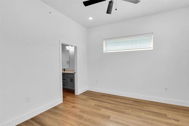 Building Photo - 1415B Forward Dr