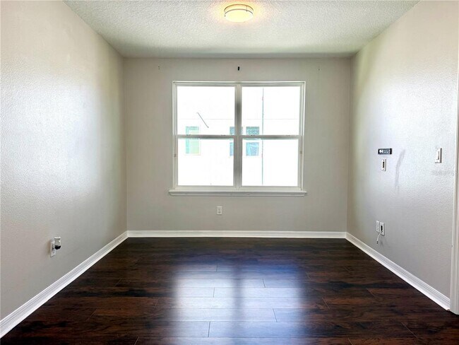 Building Photo - 6060 Roseate Spoonbill Dr