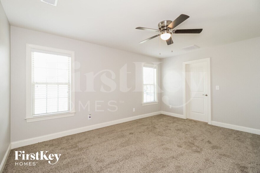 Building Photo - 127 Phoenix Ct