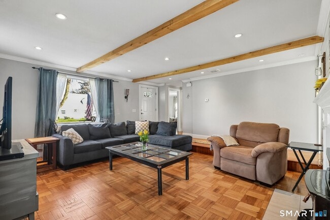 Building Photo - 27 Melrose Ave