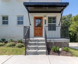 Building Photo - 938 Charlotte St